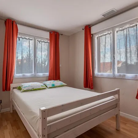 Climatise Avec Grande Piscine Villa