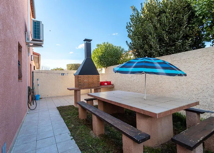 Climatise Avec Grande Piscine