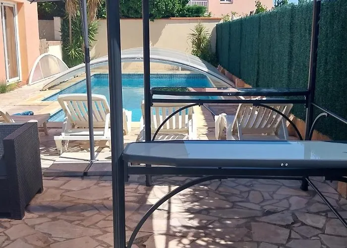 Climatise Avec Grande Piscine Villa